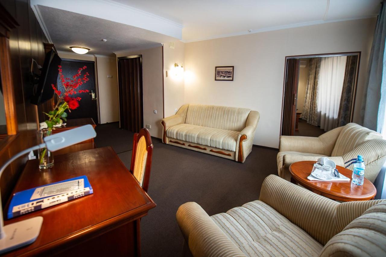 Salute Hotel Kyjev Exteriér fotografie